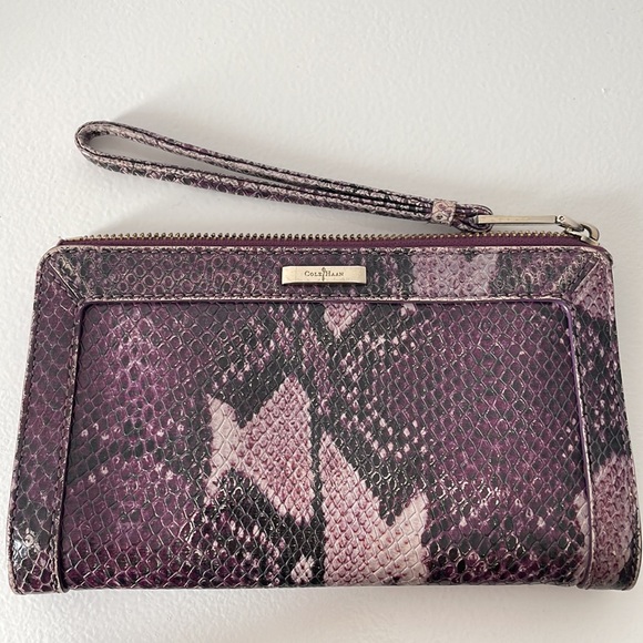 Cole Haan Genuine Leather Clutch Bag/Wristlet - Picture 6 of 7